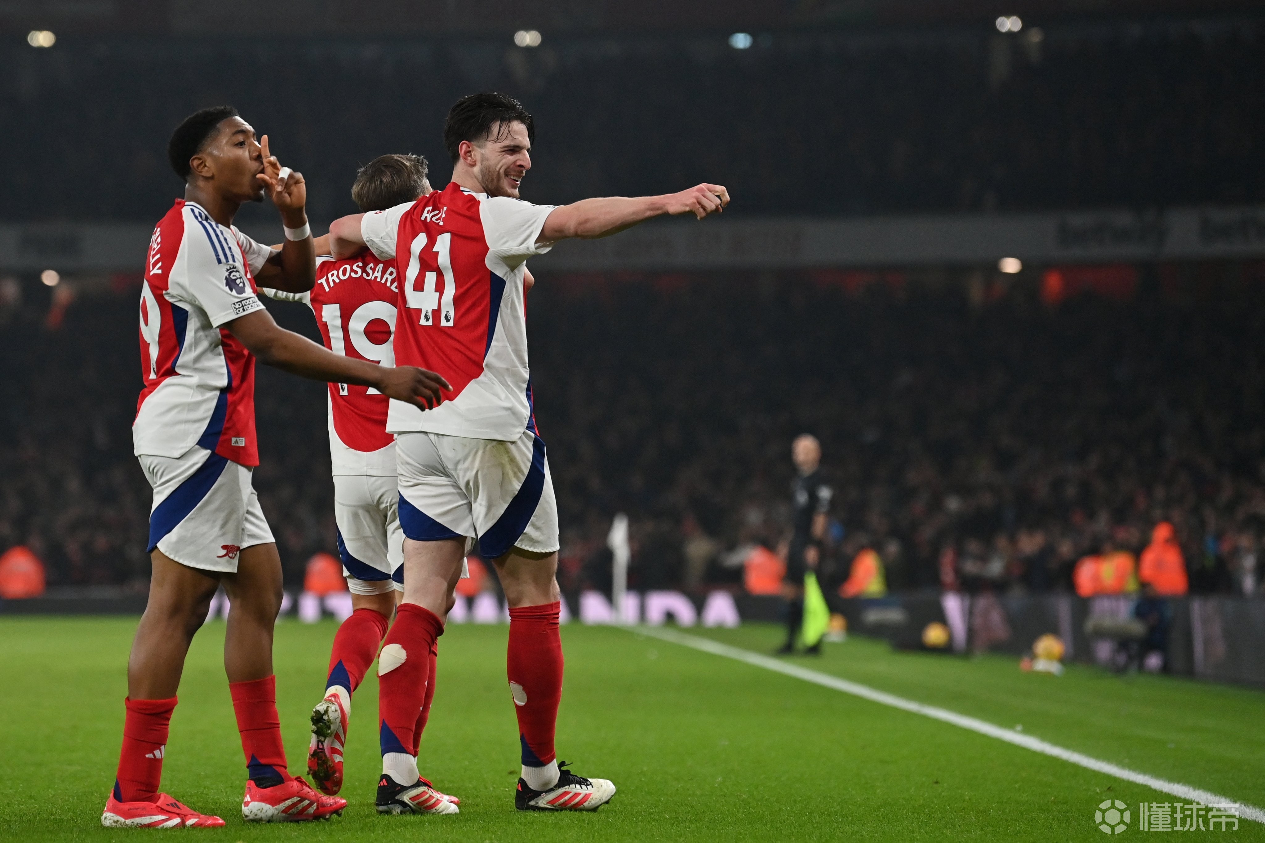 赛场上的高潮迭起，双方球队将在比赛中展现出最佳状态的简单介绍